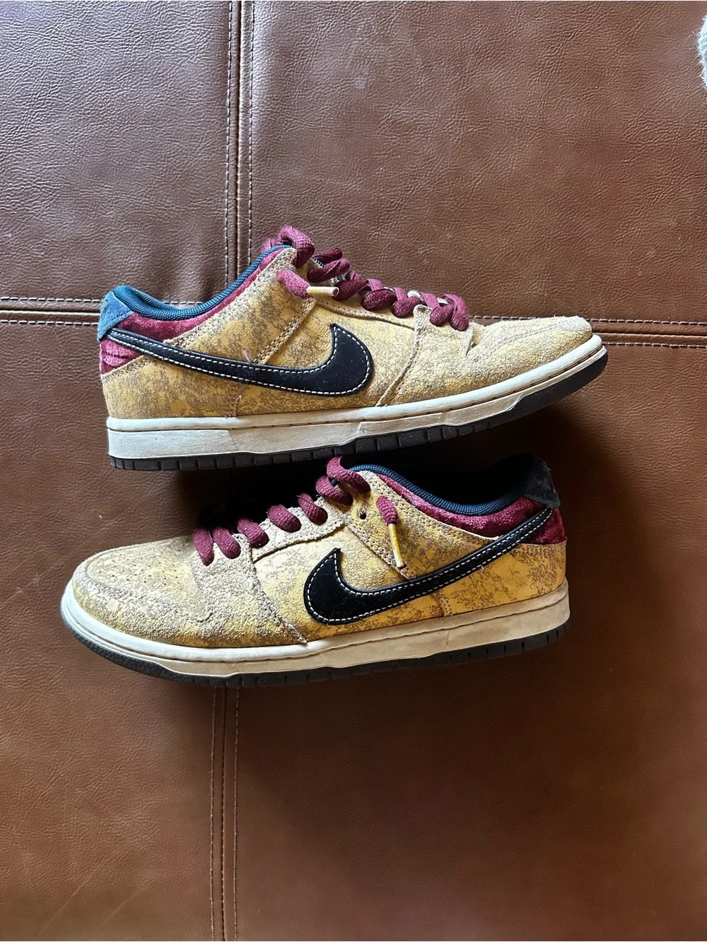 Nike Low-Top Sneakers in Yellow with Black Swoosh